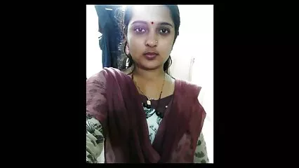 خوبصورتی سخت سروں کے ساتھ دو تنوں ویڈیو سیکسی میں گڑبڑ ہے.