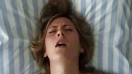 جلتی ہوئی شرمیلی نے عضو تناسل کو اس آدمی کے ساتھ لگایا انڈین سیکسی ویڈیو اور اس سے لطف اندوز ہوا۔