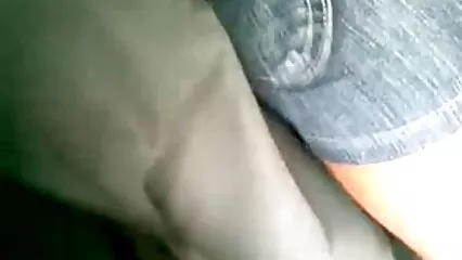 ایک ڈورک نے گلے سیکسی ویڈیو سیکسی میں ایک پتلی برونیٹ سخت لگائی۔