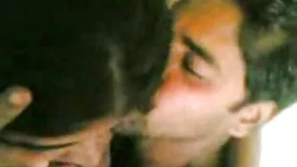 نوجوان پلمبر نے جوش سے ماں کو کچن سیکسی فلم دکھائیں میں چودا۔