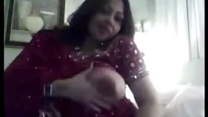 پتلی نے ہاتھ سے ٹوپی پہنائی اور فن سیکسی ویڈیو سیکسی ویڈیو کا مظاہرہ کیا۔