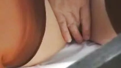 ایک لمبے عضو فل سیکسی فلم تناسل کے ساتھ کالے بالوں والے جانور کے مینڈے سے گزرا۔