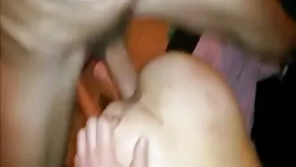 تھکے ہوئے کتے سیکسی فلم دکھائیں نے کسبی کو چدائی کے لیے بلایا۔