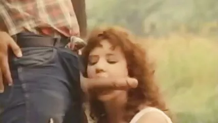 ٹیٹو اسٹالین نے صوفے پر سیکسی ویڈیو سیکسی ویڈیو اندام نہانی میں ملٹو کو چدایا۔