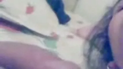 سنہرے بالوں والی خاتون سیکس ویڈیو مووی کو گاڑی میں لنڈ کا عادی.